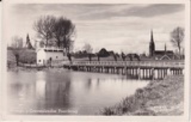Prentbriefkaart "Weesp - 's Gravelandse Poortbrug"